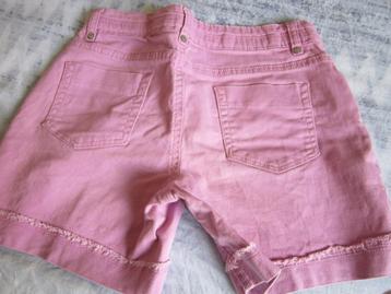roze short, m  152 (taille 68cm) beschikbaar voor biedingen