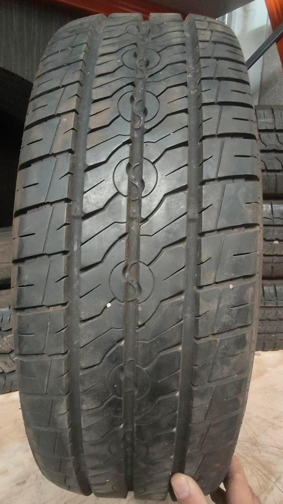 205/65r15c semperit 50€ per stuk met plaatsen 20565r15c, Auto-onderdelen, Besturing, Ophalen of Verzenden