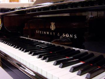 Steinway And Sons modèle S. Hambourg 1968 disponible aux enchères