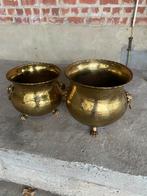 Twee koperen antieke potten, Ophalen