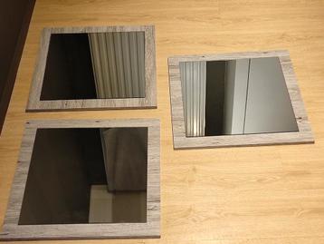 Set van drie spiegels 55x55  beschikbaar voor biedingen
