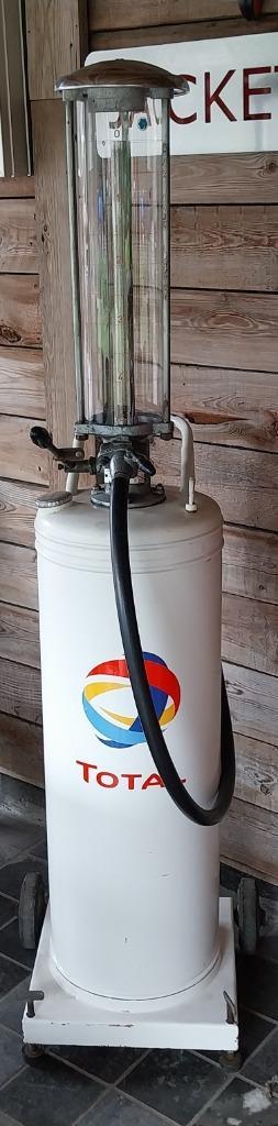 Werkende 2 takt benzinepomp  beschikbaar voor biedingen