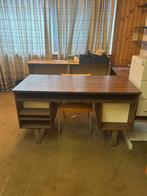 Retro bureau met metalen poten – jaren 70 stijl, Ophalen