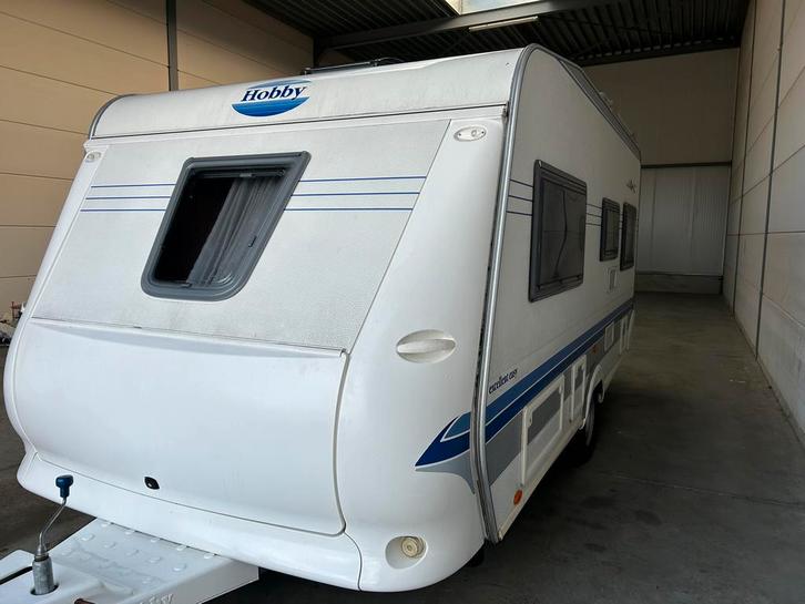 Caravan hobby, Caravans en Kamperen, Caravans, Particulier, tot en met 4, 1000 - 1250 kg, Rondzit, Hobby, Frans bed, 4 tot 5 meter