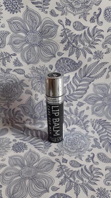 tube de baume a levre incolore 5gr neuf astra beschikbaar voor biedingen