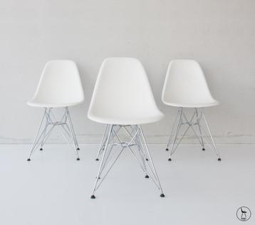 Vitra Eames Witte DSR stoelen 