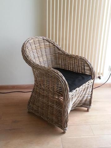 Rieten fauteuil-zetel  beschikbaar voor biedingen