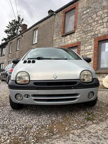 Renault Twingo Automaat beschikbaar voor biedingen
