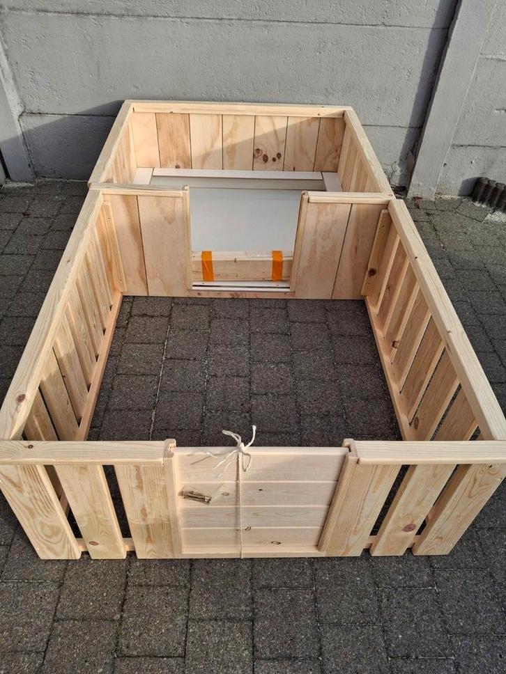 Nieuwe grote houten Werpkist met uitbreiding zeer sterk 275€, Dieren en Toebehoren, Hondenmanden, Nieuw, Ophalen