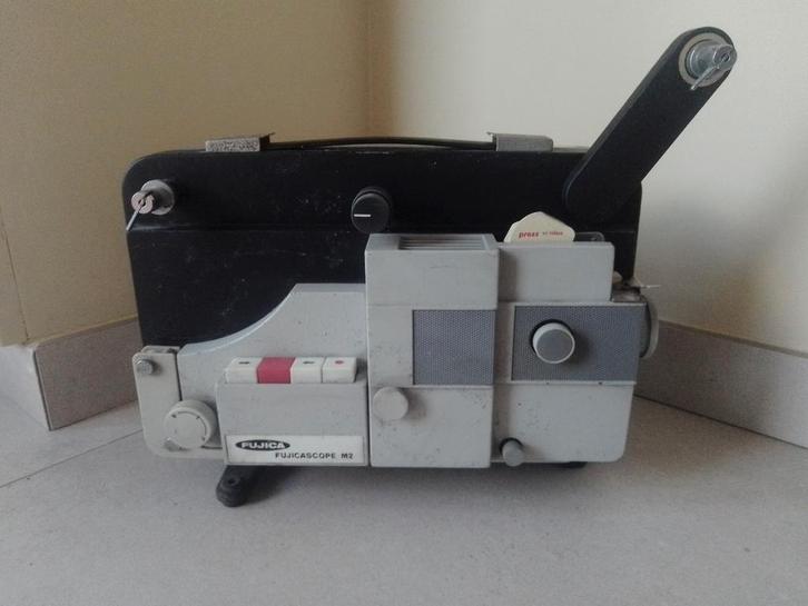 Doos 8 mm filmprojectoren en visionneuses, Audio, Tv en Foto, Fotocamera's Analoog, Ophalen