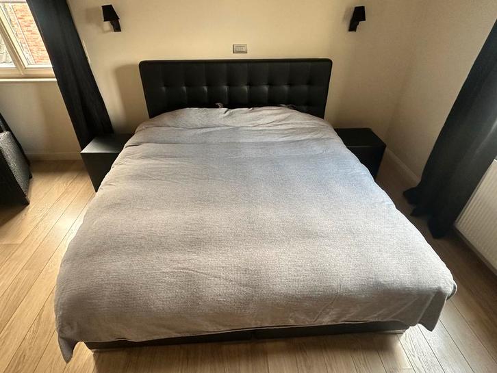 ZWARTE BOXSPRING+MATRAS (180cm+200cm) + 2 losse nachtkastjes, Huis en Inrichting, Slaapkamer | Slaapbanken, Gebruikt, 180 cm, 200 cm