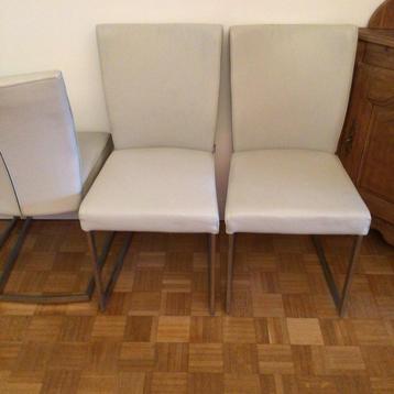 A vendre, 4 chaises de salle à manger. beschikbaar voor biedingen