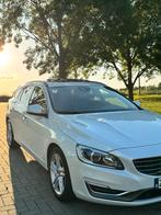 Volvo V60 D2 / 2014 / 147,000km/ Zeer verzorgde wagen, Auto's, 1969 cc, Leder en Stof, Wit, V60