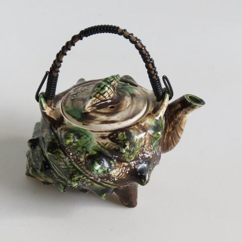 Vintage schelp keramiek barbotine theepot, Antiek en Kunst, Curiosa en Brocante, Ophalen of Verzenden