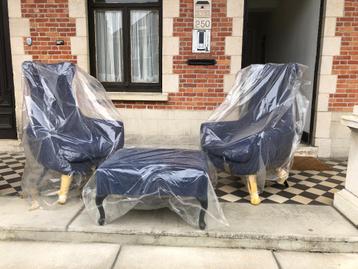 2 fauteuils en voetsteunen (verkocht voor het goede doel)  beschikbaar voor biedingen