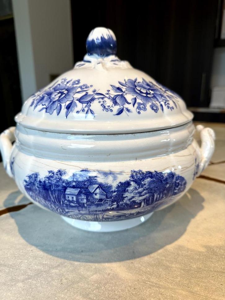 Sarreguemines Romantic soupière antiek, Antiek en Kunst, Antiek | Servies los, Ophalen