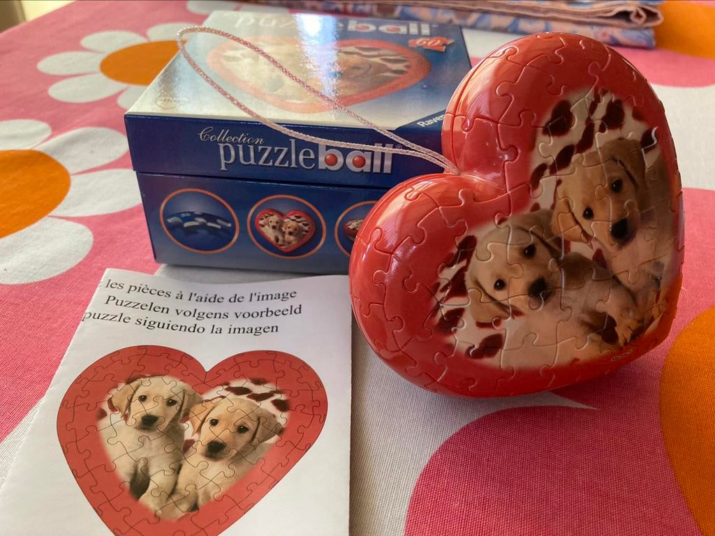 Puzzel hart 2 hondjes op 11 cm diameter 60 stukjes, Ophalen of Verzenden