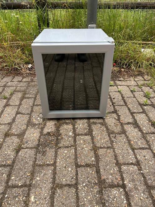 Exquisit mini koelkast met glazen deur – werkt perfect!, Elektronische apparatuur, Koelkasten en IJskasten, Gebruikt, Ophalen of Verzenden