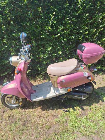 Scooter Symex B klasse 50cc start en rijd prima 2 000 KLM  beschikbaar voor biedingen