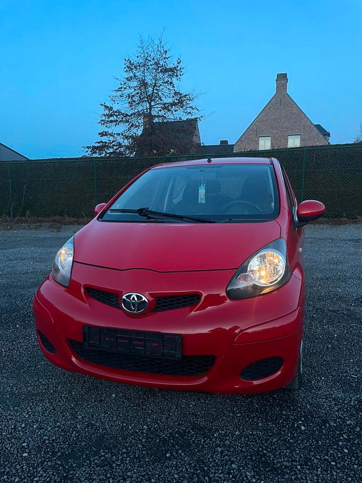 Toyota Aygo, Autos, Toyota, Entreprise, Aygo, Essence, Euro 5, Boîte manuelle, Enlèvement
