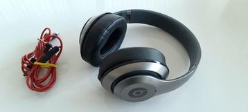 Beats Studio 2 Wired (Noise cancelling) + hardcase  beschikbaar voor biedingen