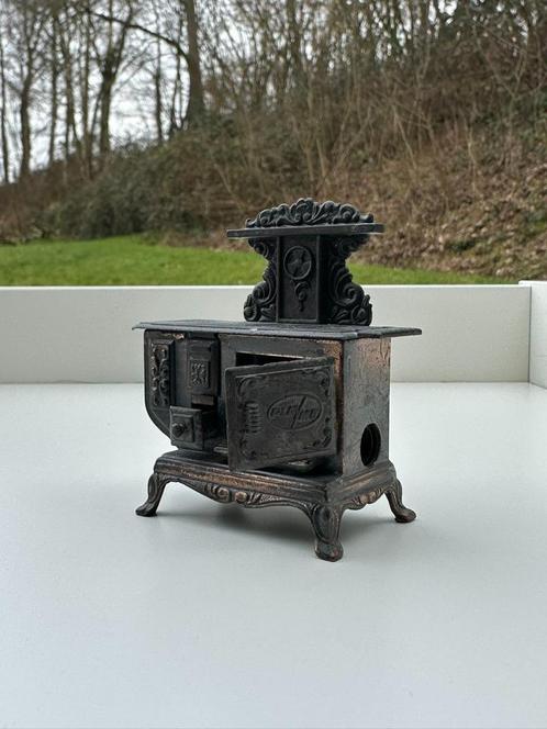 Puntenslijper Play Me miniatuur kookfornuis - jaren ‘70, Antiek en Kunst, Antiek | Brons en Koper, Ophalen of Verzenden