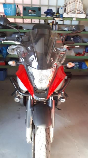 Mooie honda crossrunner  met verlaagde vering, Particulier