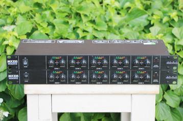 2x Art MX225 Zone Mixer beschikbaar voor biedingen