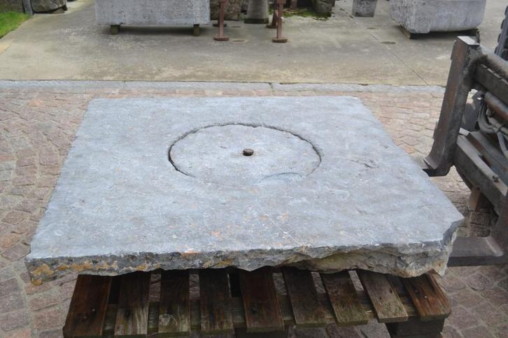 antiek gekapt groot arduinen putdeksel, Tuin en Terras, Tegels en Klinkers, Gebruikt, Overige typen, Ophalen