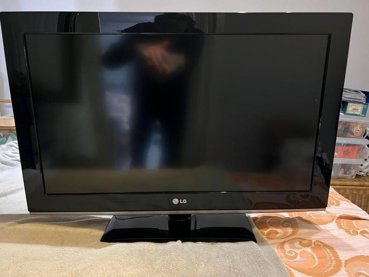 LG TV model 32LK330 81cm + attache murales, Audio, Tv en Foto, Televisies, Zo goed als nieuw, LG, Ophalen