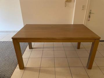 Eiken eettafel beschikbaar voor biedingen