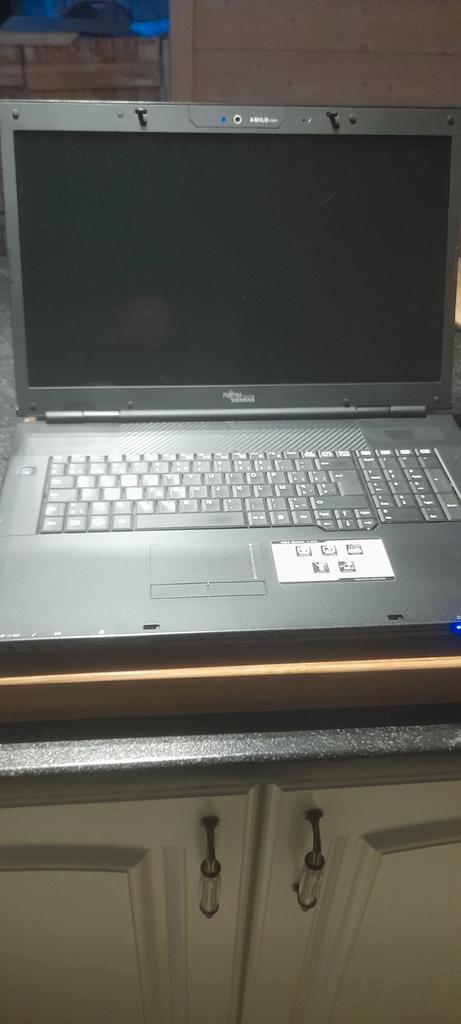 Te Koop Laptop Fujitsu Siemens  18 inch met oplader  € 40.00, Computers en Software, Windows Laptops, 4 GB, Ophalen