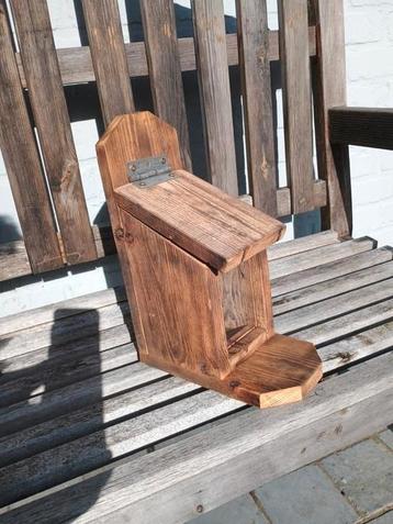 Mangeoire pour écureuil ️ beschikbaar voor biedingen