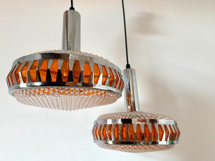 Vintage Massive hanglampen – chroom & amber(jaren 70), Huis en Inrichting, Lampen | Hanglampen, Gebruikt, Minder dan 50 cm, Kunststof