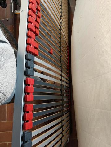Lattenbodem+ matras +onderstel beschikbaar voor biedingen