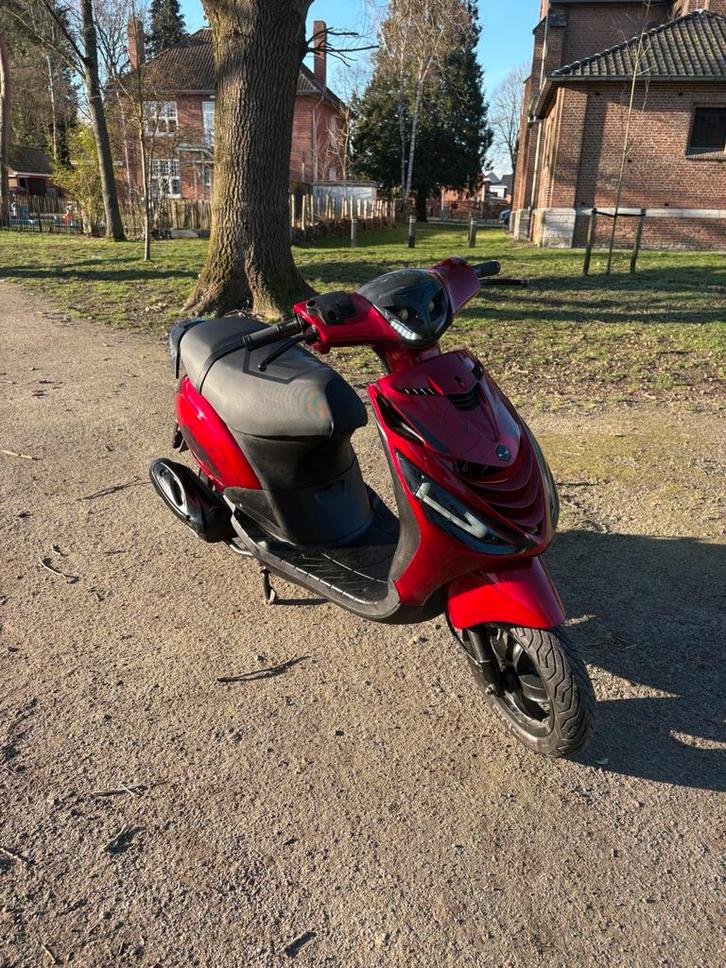 Piaggio zip A klasse 2017, Fietsen en Brommers, Scooters | Piaggio, Nieuw, Zip, Klasse A (25 km/u), Benzine, Ophalen