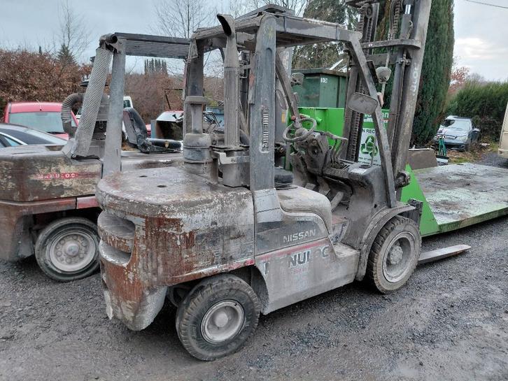 2 chariot elevateur nissan, Articles professionnels, Machines & Construction | Chariots élévateurs & Transport interne, Chariot élévateur