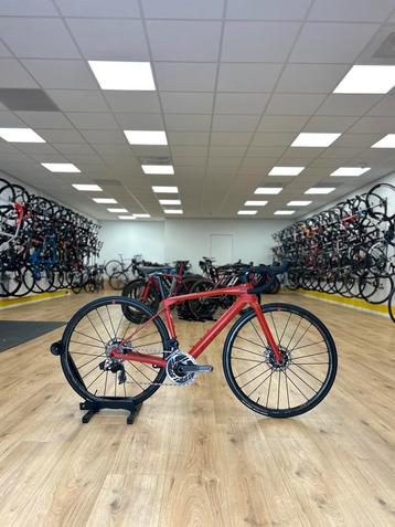 BMC Road Machine 01 Red AXS Carbon Disc Racefiets disponible aux enchères