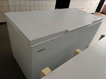 Congélateur disponible aux enchères