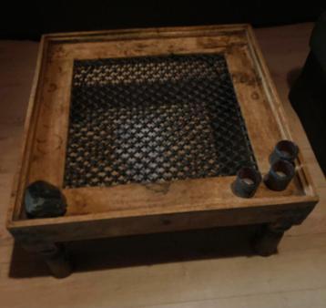 Salontafel, koloniale stijl, massief hout beschikbaar voor biedingen