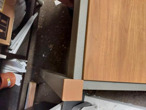 Eettafel hout met metalen poten, Huis en Inrichting, Tafels | Eettafels, Gebruikt, 50 tot 100 cm, 150 tot 200 cm, Vijf personen of meer