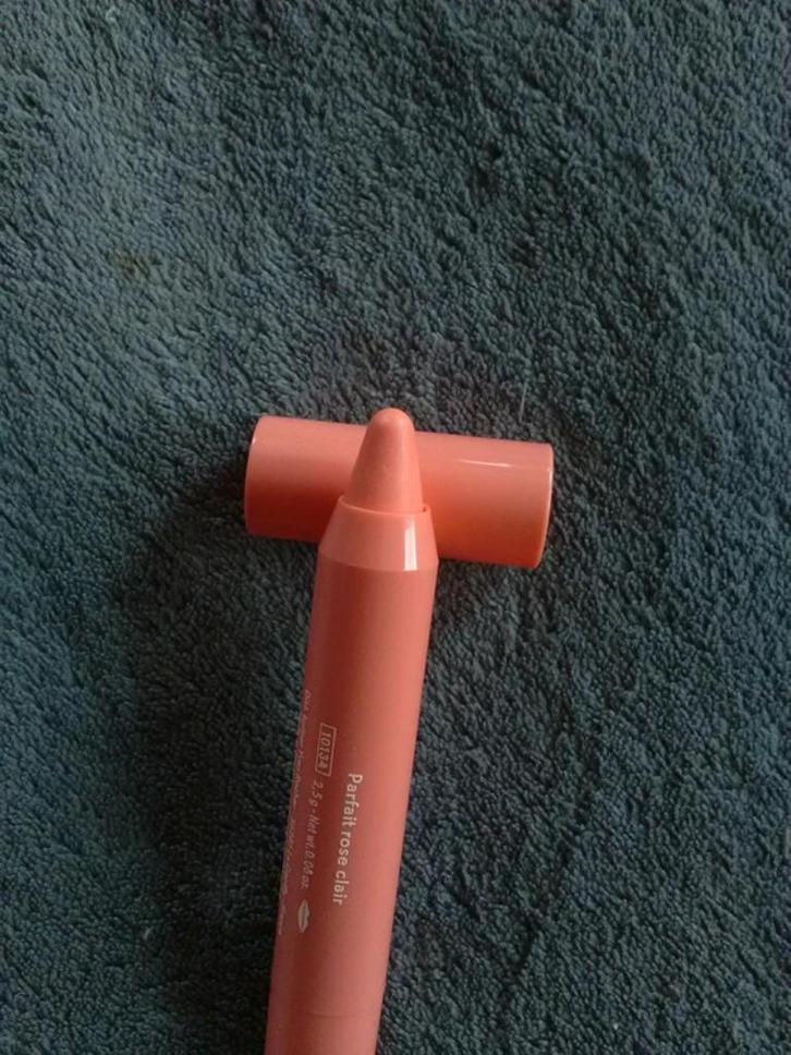 Yves Rocher Eclat Lippotlood Perfect Light Pink NIEUW!, Handtassen en Accessoires, Uiterlijk | Cosmetica en Make-up, Nieuw, Make-up