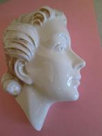 vintage keramiek wand beeldje van vrouwen hoofd  14 cm hoog, Antiek en Kunst, Ophalen