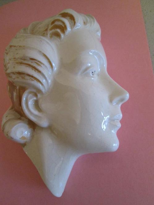 vintage keramiek wand beeldje van vrouwen hoofd  14 cm hoog, Antiquités & Art, Antiquités | Céramique & Poterie, Enlèvement