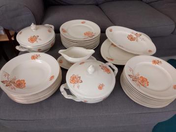 compleet servies voor 8 personen beschikbaar voor biedingen