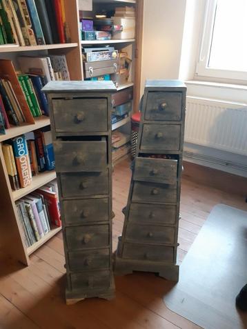 Kleine decoratieve houten meubels 20€ voor de 2 beschikbaar voor biedingen