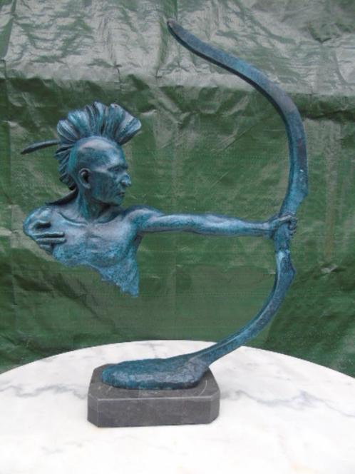 statue d un indien avec son arc a flèches en bronze signé, Antiquités & Art, Antiquités | Bronze & Cuivre, Bronze, Enlèvement ou Envoi