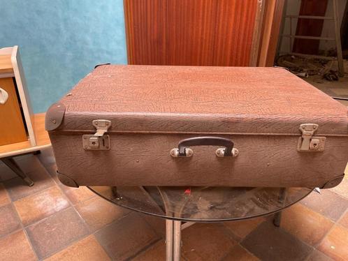 Decoratieve retro koffer in vintage stijl, Handtassen en Accessoires, Koffers, Zo goed als nieuw, 60 tot 70 cm, 45 tot 55 cm, Slot