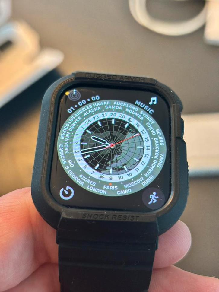 Apple Watch 8 45MM in zeer mooie staat / geen schade, Handtassen en Accessoires, Smartwatches, Gebruikt, iOS, Zwart, Afstand, Calorieverbanding