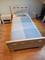 Eenpersoonsbed met nachtkastje, Huis en Inrichting, Slaapkamer | Bedden, Ophalen